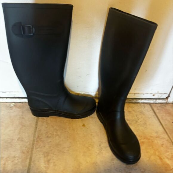 Marc Jacobs Shoes - MARC JACOBS Rubber Rain Boot Marc Jacobs wedge wellies flat shoes calf high